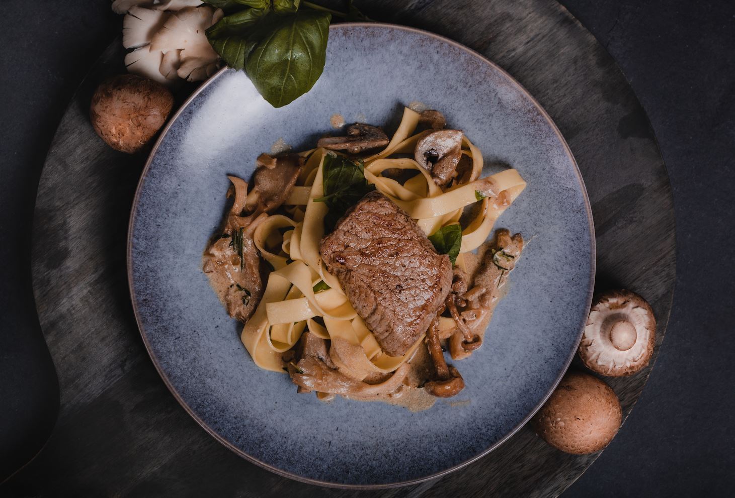 Kalfsoester met papardelle en funghi 